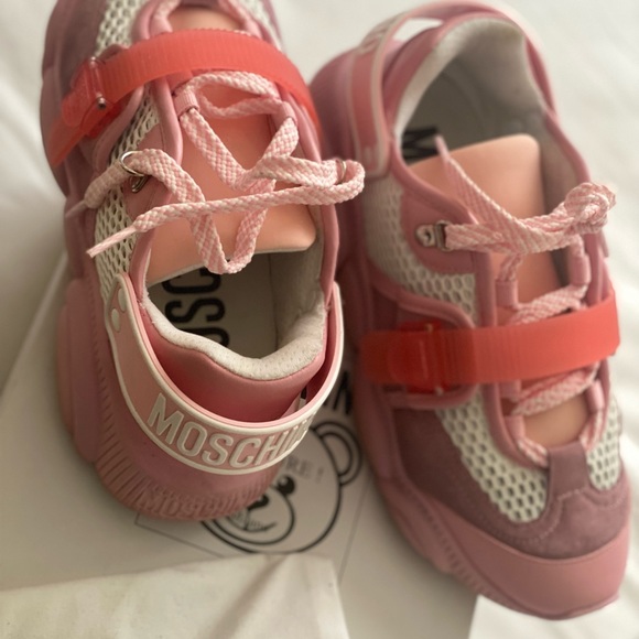 Moschino pink sneakers. Size 39 - Picture 3 of 6